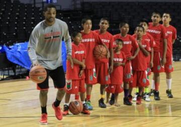 Excelente acogida para la NBA en Ciudad de México. Gran éxito antes, durante y después del partido en el primer partido oficial en suelo mexicano desde 1997. Howard, Harden, Wiggins... un día inolvidable para los aficionados mexicanos.