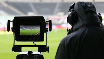 Varios clubs de Primera RFEF son contrarios a ceder los derechos de televisión a Rubiales