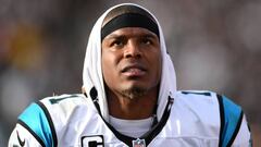 OAKLAND, CA - NOVEMBER 27: Cam Newton #1 of the Carolina Panthers looks on against the Oakland Raiders during their NFL game on November 27, 2016 in Oakland, California.   Thearon W. Henderson/Getty Images/AFP
 == FOR NEWSPAPERS, INTERNET, TELCOS &amp; TELEVISION USE ONLY ==