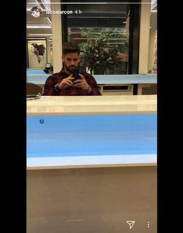 Isco estrena peinado, sin Copa y tras el beso cazado