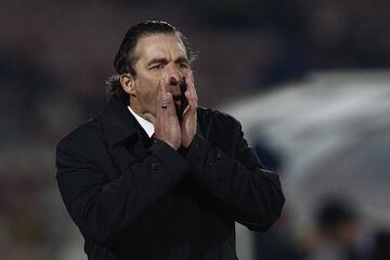 Futbol, Chile vs Burkina Faso.
Partido amistoso 2017.
El entrenador de Chile Juan Antonio Pizzi, dirige a sus jugadores  durante el partido amistoso contra Burkina Faso en el estadio Nacional.
Santiago, Chile.
02/06/2017
Marcelo Hernandez/Photosport***************

Football, Chile vs Burkina Faso.
Friendly match 2017.
Chile's head  Juan Antonio Pizzi, gives intructions  during friendly match against Burkina Faso at Nacional stadium in Santiago, Chile.
02/06/2017
Marcelo Hernandez/Photosport