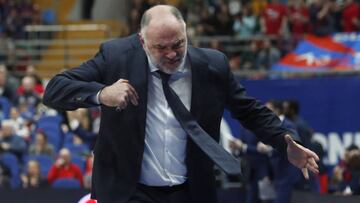 Pablo Laso se lamenta durante el partido