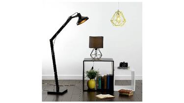 Ilumina cualquier rincón con la lámpara de mesa más vendida en Amazon, en tres colores