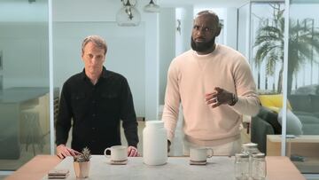Tony Hawk y Lebron James en una campaña de marketing ficcionada