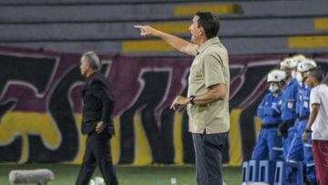 El DT destacó la circulación de balón y la dosificación de jugadores en la derrota ante Tolima. Se refirió a la polémica del clásico: "El VAR ha ido a favor de los rivales y en desventaja para nosotros".