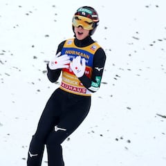 Kobayashi vence en Innsbruck y está a un paso del Grand Slam