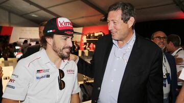 Fernando Alonso junto a Gérard Neveu, CEO del WEC.