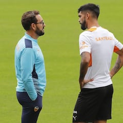 Las tensas horas en el Valencia antes del duelo ante el Elche