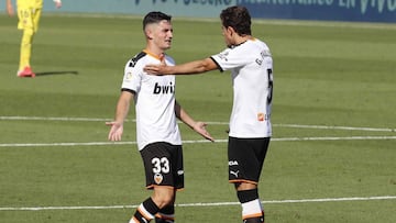 Hugo Guillamón y Gabriel Paulista.