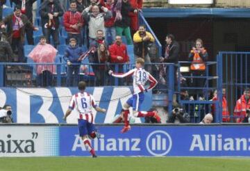 Fernando Torres celebra el 1-0.
