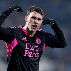 Santiago Giménez, la gran reválida de Monchi en el Sevilla