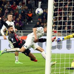 Giroud anula la proeza de Maldini Jr