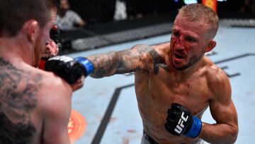 Dillashaw golpe a Sandhagen en el estelar del UFC Las Vegas 32.