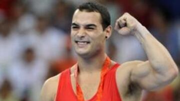 <b>OTRA PARA ESPAÑA</b> El gimnasta sumó una nueva medalla en su cuenta particular (se une a los oros de Atenas y Sidney) y para la delegación española gracias a un magnífico ejercicio.