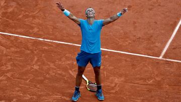 Rafael Nadal celebra su victoria ante Dominic Thiem en la final de Roland Garros 2018.