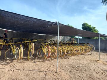 Las bicicletas de Bicicletas Sin Fronteras, en uno de los centros educativos