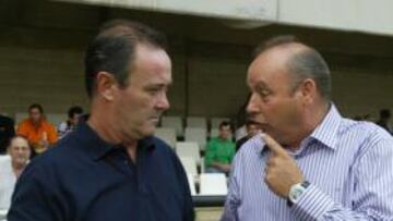 <b>EN TUS MANOS LO DEJO. </b>Paco Gómez tendrá que echar el resto para renovar a Juan Ignacio.