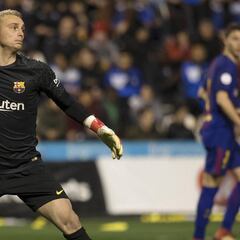 Cillessen-Neto, antes del día 30; aprietan por Denis y Rafinha