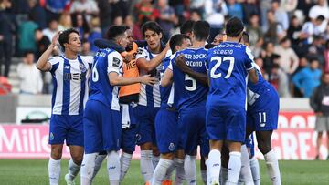 Herrera, Reyes y Corona se acercan al t&iacute;tulo con el Porto