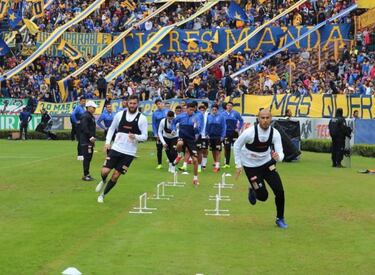 Tigres entrena a puerta abierta y fans se entregan: 'El más querido de México'