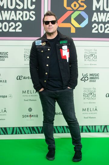 El cantante Dani Martín posa en el photocall de la alfombra roja de Los40 Music Awards 2022.