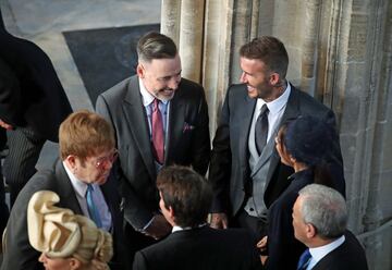 David y Victoria Beckham junto a Sir Elton Johny David Furnish.