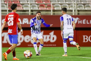 De la Rosa da tres puntos al Recre en un final de infarto