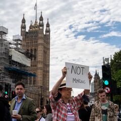 Why are people being arrested for protesting the accession of Charles III?