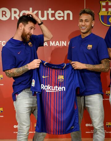 Rakuten patrocinará al Barcelona las cuatro próximas temporadas. Messi, Neymar, Piqué y Arda presentaron en Japón el nuevo sponsor que lucirán.