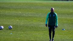 Claudio Giráldez durante un entrenamiento con el Celta.