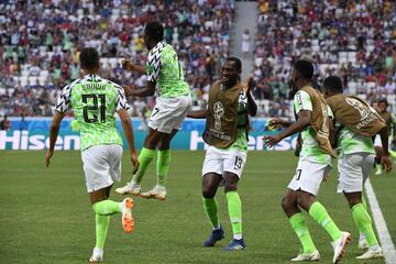 Ahmed Musa celebra el primer gol del partido.