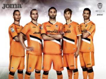 La segunda equipación será naranja.