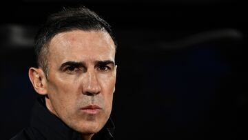 Cruz Azul's Uruguayan interim coach Vicente Sanchez looks on ahead of the CONCACAF Champions Cup all-Mexican semi-final second leg match between Cruz Azul and Tigres at the Olimpico Universitario stadium in Mexico City on May 1, 2025. (Photo by Carl de Souza / AFP)