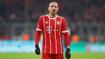 MUNICH, GERMANY - DECEMBER 05: Franck Ribery of FC Bayern Muenchen looks on during the UEFA Champions League group B match between Bayern Muenchen and Paris Saint-Germain at Allianz Arena on December 5, 2017 in Munich, Germany. (Photo by Alexander Hassenstein/Bongarts/Getty Images)