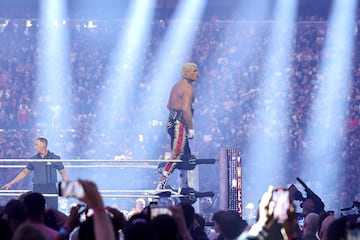 El combate entre John Cena y Cody Rhodes tuvo la sorpresiva aparici¨®n del rapero Travis Scott, quien intervino en la lucha para ayudar a John Cena, adem¨¢s de ser una distracci¨®n para Rhodes.