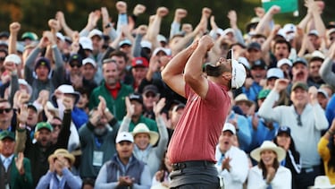 AUGUSTA, GEORGIA - APRIL 09: Jon Rahm of Spain celebrates on the 18th green after winning the 2023 Masters Tournament at Augusta National Golf Club on April 09, 2023 in Augusta, Georgia. Christian Petersen/Getty Images/AFP (Photo by Christian Petersen / GETTY IMAGES NORTH AMERICA / Getty Images via AFP)