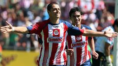 Macías aclaró la polémica sobre su beso al escudo de Chivas