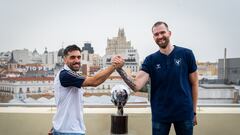 Facundo Campazzo, base del Madrid, y Nemanja Radovic, ala-pívot del UCAM, se saludan en la previa de la final en el hotel UMusic de Madrid. Jugaron juntos dos años en Murcia.