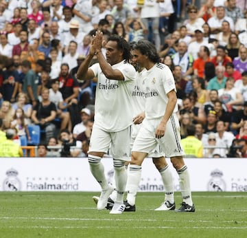 Karembeu celebrating 4-2