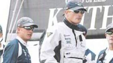 <b>MASTER&COMMANDER HALL.</b> A la derecha de la foto, K. Hall ha reconstruido su cuerpo con testosterona.