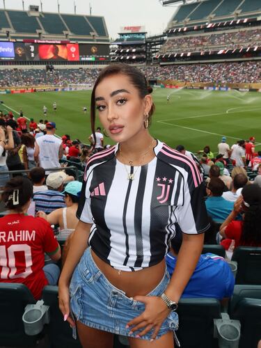 Vinicius Jr hits the beach with friends: the rich and famous on vacation