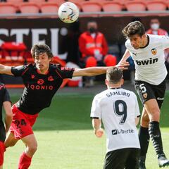 Gabriel Paulista frena a la Real