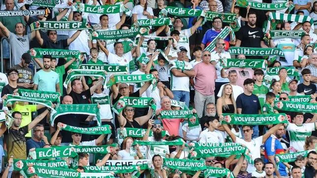 Caravana de aficionados a Riazor