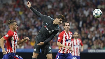 Morata remata de cabeza.