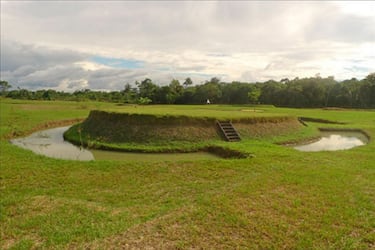 Considerado el campo de golf más aislado del planeta es también el único de la zona del Amazonas peruano. 