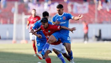 Futbol, Universidad de Chile vs O'Higgins.
Fecha 5, Campeonato Nacional 2024.
El jugador de O'Higgins Yerko Leiva disputa el balon contra Israel Poblete de Universidad de Chile durante el partido de primera division disputado en el estadio Nacional de Santiago, Chile.
16/03/24
Pepe Alvujar/Photosport
Football, Universidad de Chile vs O'Higgins
5nd turn, 2024 National Championship.
O'Higgins´s player Yerko Leiva competed for the ball against Israel Poblete from Universidad de Chileduring the first division match played at Nacional stadium in Santiago, Chile.
16/03/24
Pepe Alvujar/Photosport