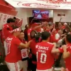 Locura total en el vestuario del Benfica: el presidente dijo que doblaba las primas y pasó esto
