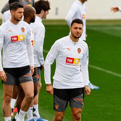 Gayà, casi descartado para recibir al Barça