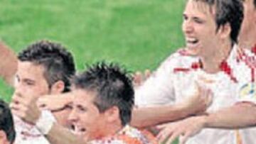 <b>ALEGRÍA.</b> Los jugadores española sufrieron, pero se clasificaron.