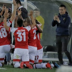 Santa Fe le gana el clásico a Millos con orden y efectividad